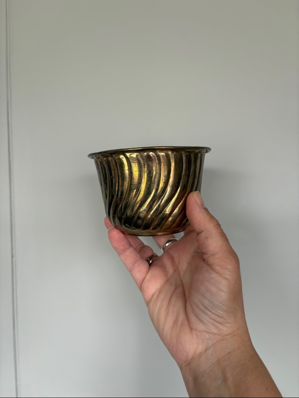 Vintage Brass Swirl Decorative Planter Pot 4” diameter 2.5”tall